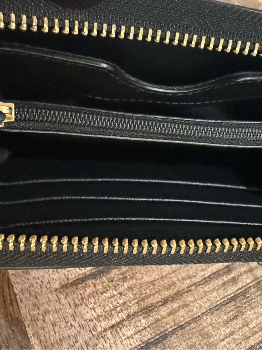 Tory Burch Robinson leopard print wallet - Picture 10 of 11